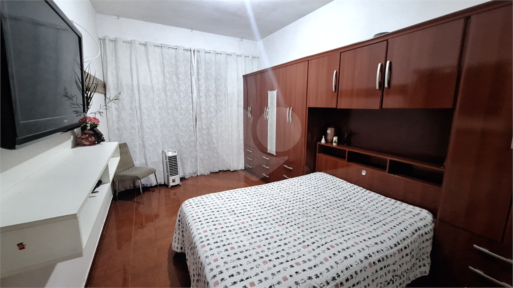 Casa a venda no Pari com 3 dormitórios, sendo 1 suíte, sala, cozinha, 2 banheiros, 1 vaga de garagem,