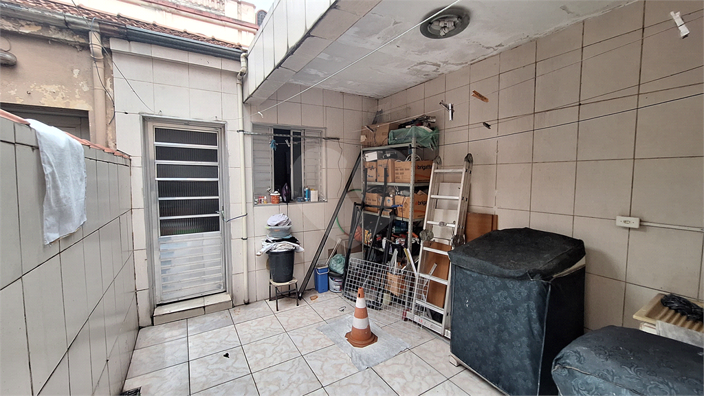 Casa a venda no Pari com 3 dormitórios, sendo 1 suíte, sala, cozinha, 2 banheiros, 1 vaga de garagem,