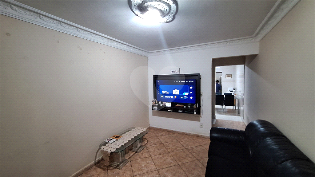Casa a venda no Pari com 3 dormitórios, sendo 1 suíte, sala, cozinha, 2 banheiros, 1 vaga de garagem,