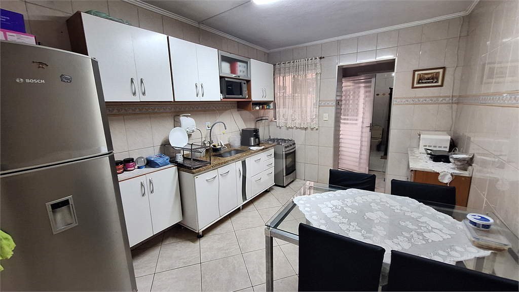 Casa a venda no Pari com 3 dormitórios, sendo 1 suíte, sala, cozinha, 2 banheiros, 1 vaga de garagem,