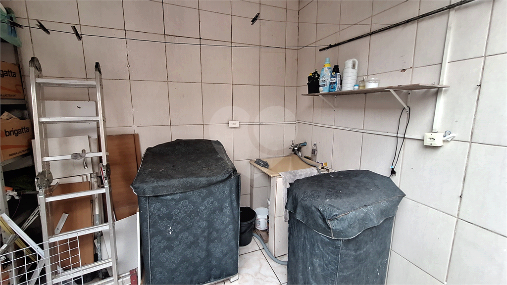 Casa a venda no Pari com 3 dormitórios, sendo 1 suíte, sala, cozinha, 2 banheiros, 1 vaga de garagem,