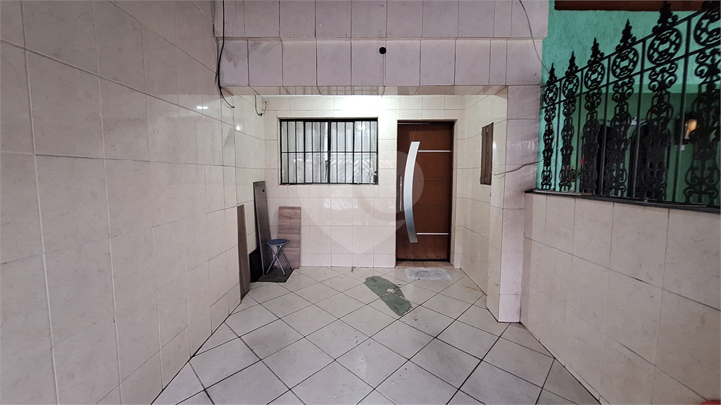 Casa a venda no Pari com 3 dormitórios, sendo 1 suíte, sala, cozinha, 2 banheiros, 1 vaga de garagem,