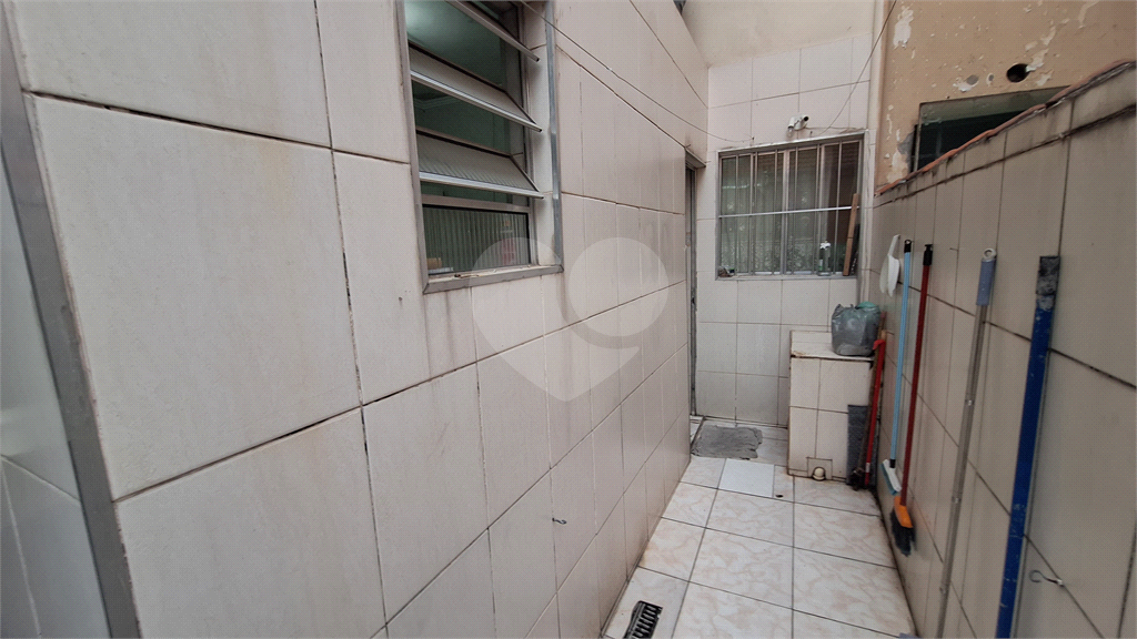 Casa a venda no Pari com 3 dormitórios, sendo 1 suíte, sala, cozinha, 2 banheiros, 1 vaga de garagem,