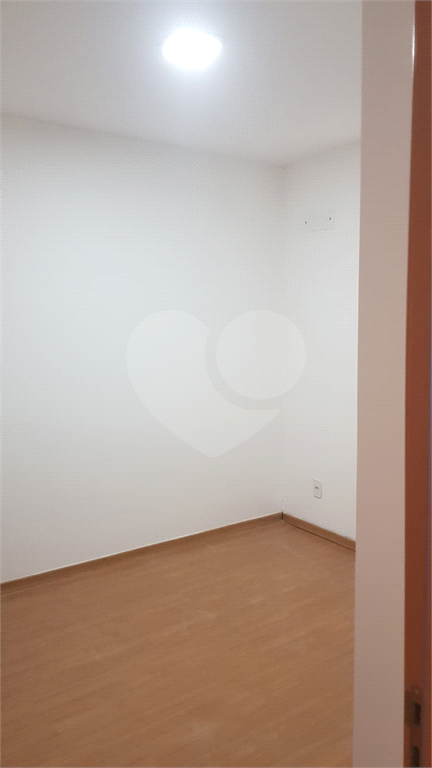Apartamento Térreo com 2 Quartos em Condomínio com Lazer e Segurança - Trivialli