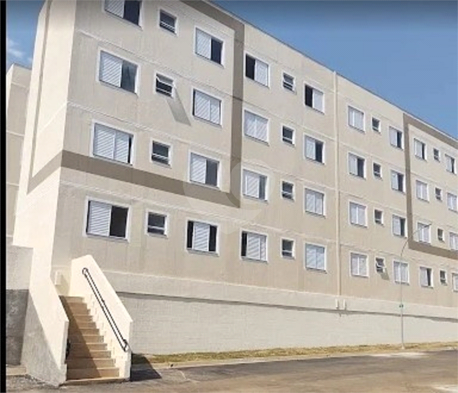 Apartamento Térreo com 2 Quartos em Condomínio com Lazer e Segurança - Trivialli