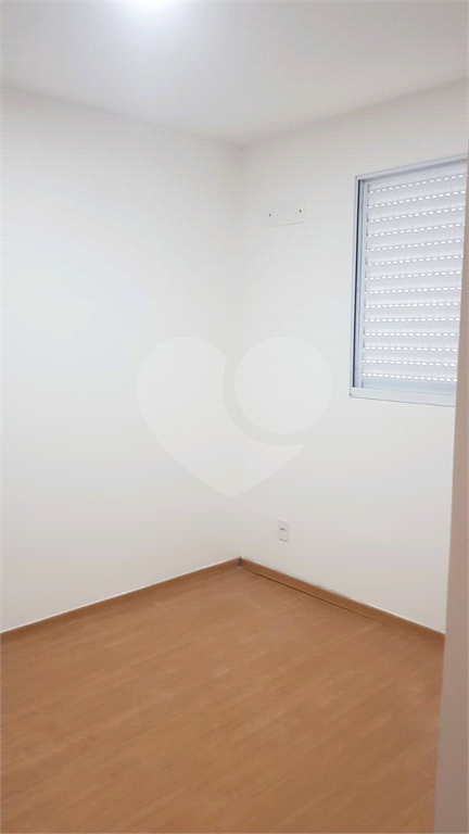 Apartamento Térreo com 2 Quartos em Condomínio com Lazer e Segurança - Trivialli