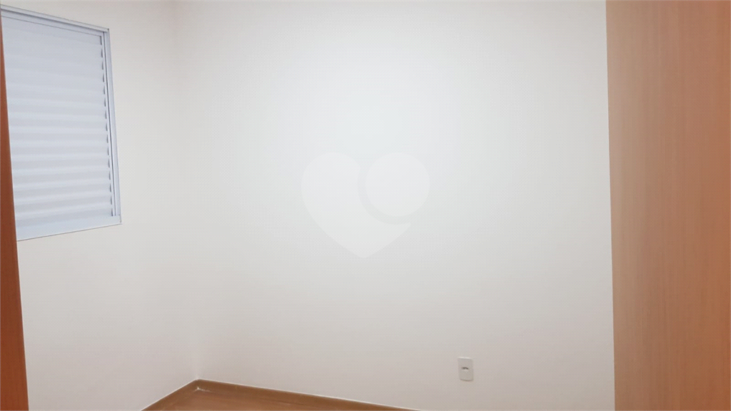 Apartamento Térreo com 2 Quartos em Condomínio com Lazer e Segurança - Trivialli
