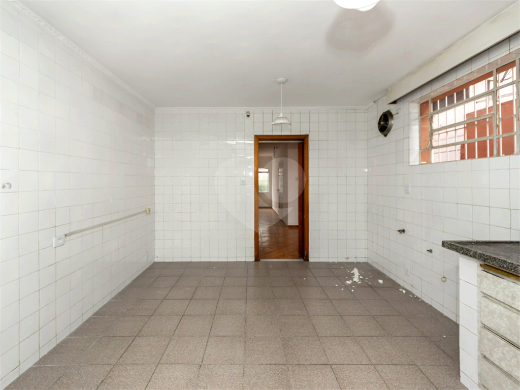Casa à venda com 3 dormitórios e 2 suítes em Santana, próximo à Av. Braz Leme