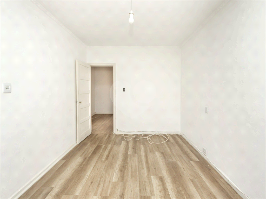 Casa à venda com 3 dormitórios e 2 suítes em Santana, próximo à Av. Braz Leme