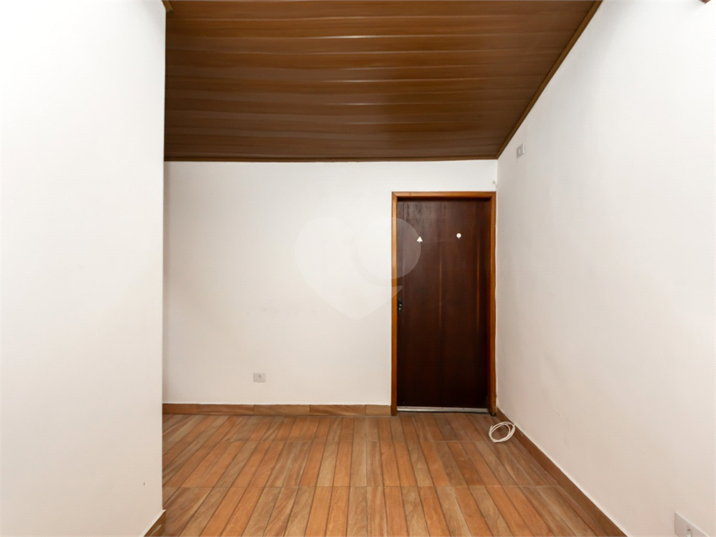 Casa à venda com 3 dormitórios e 2 suítes em Santana, próximo à Av. Braz Leme