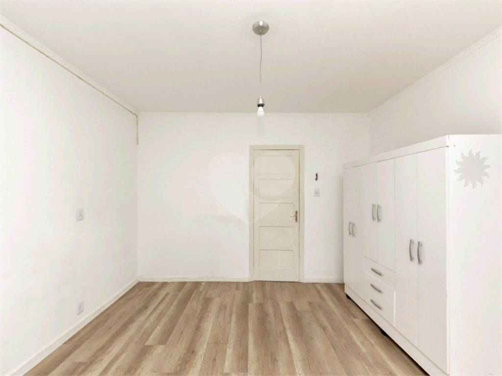 Casa à venda com 3 dormitórios e 2 suítes em Santana, próximo à Av. Braz Leme
