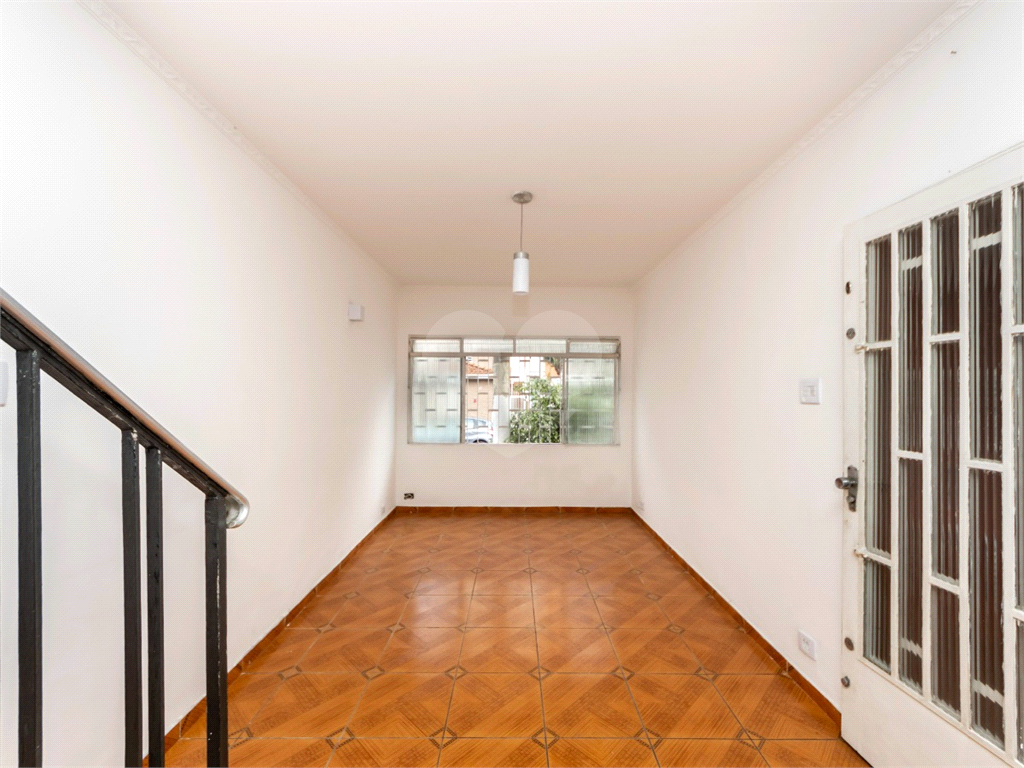 Casa à venda com 3 dormitórios e 2 suítes em Santana, próximo à Av. Braz Leme
