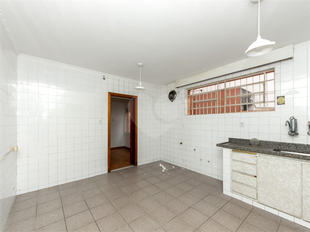 Casa à venda com 3 dormitórios e 2 suítes em Santana, próximo à Av. Braz Leme