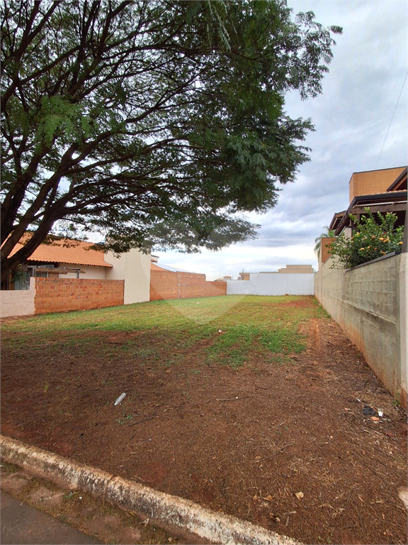 Terreno para venda na Cidade de Artur Nogueira em condomínio fechado.