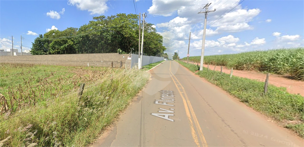 Terreno para venda na Cidade de Artur Nogueira em condomínio fechado.