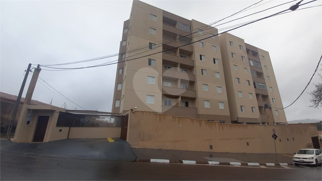Apartamento à venda com 2 quartos, 68m² - Foto 2