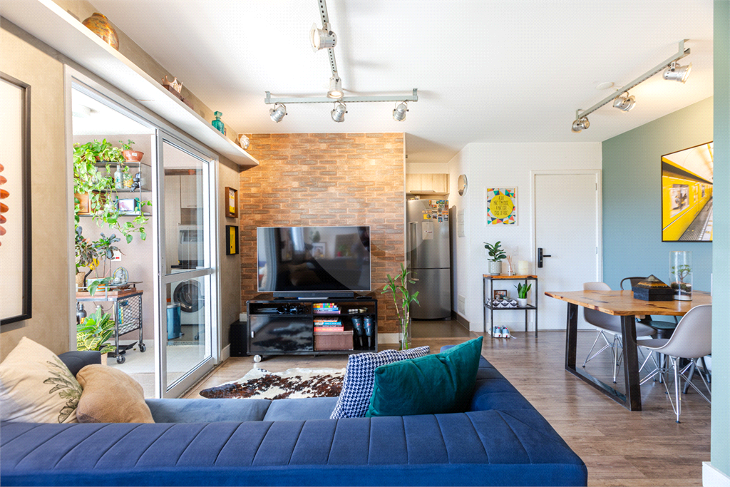 APARTAMENTO À VENDA COM 1 QUARTO - 1 VAGA NA VILA ANÁSTACIO