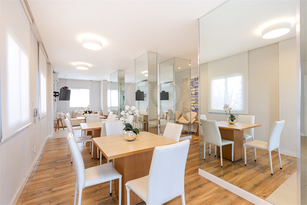 APARTAMENTO À VENDA COM 1 QUARTO - 1 VAGA NA VILA ANÁSTACIO
