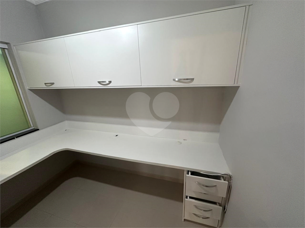 Casa de Condomínio com piscina à venda - conforto e segurança em um só lugar