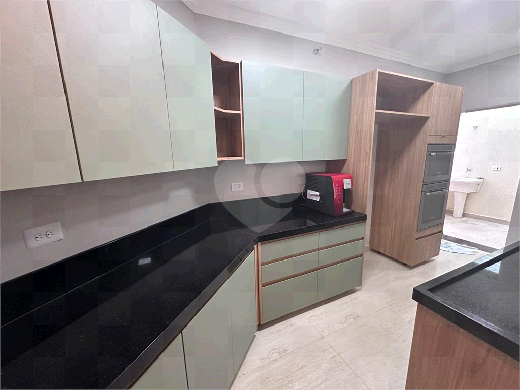 Casa de Condomínio com piscina à venda - conforto e segurança em um só lugar