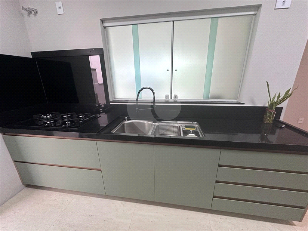 Casa de Condomínio com piscina à venda - conforto e segurança em um só lugar
