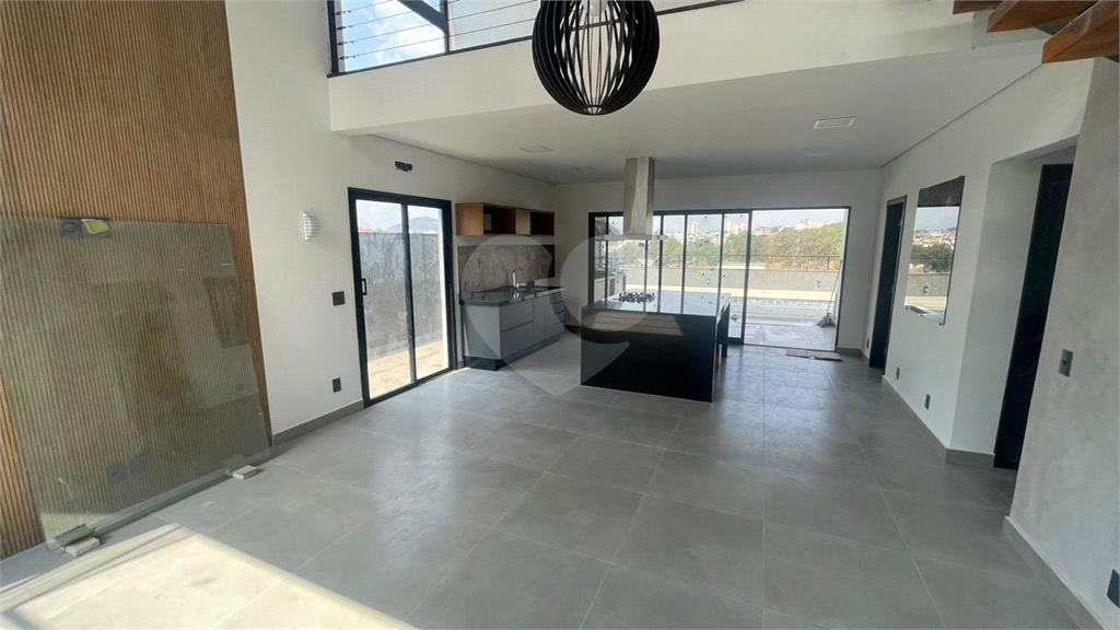 Casa de Condomínio para alugar com 3 quartos, 348m² - Foto 9