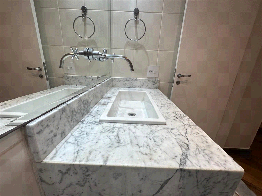 APARTAMENTO em SANTANA