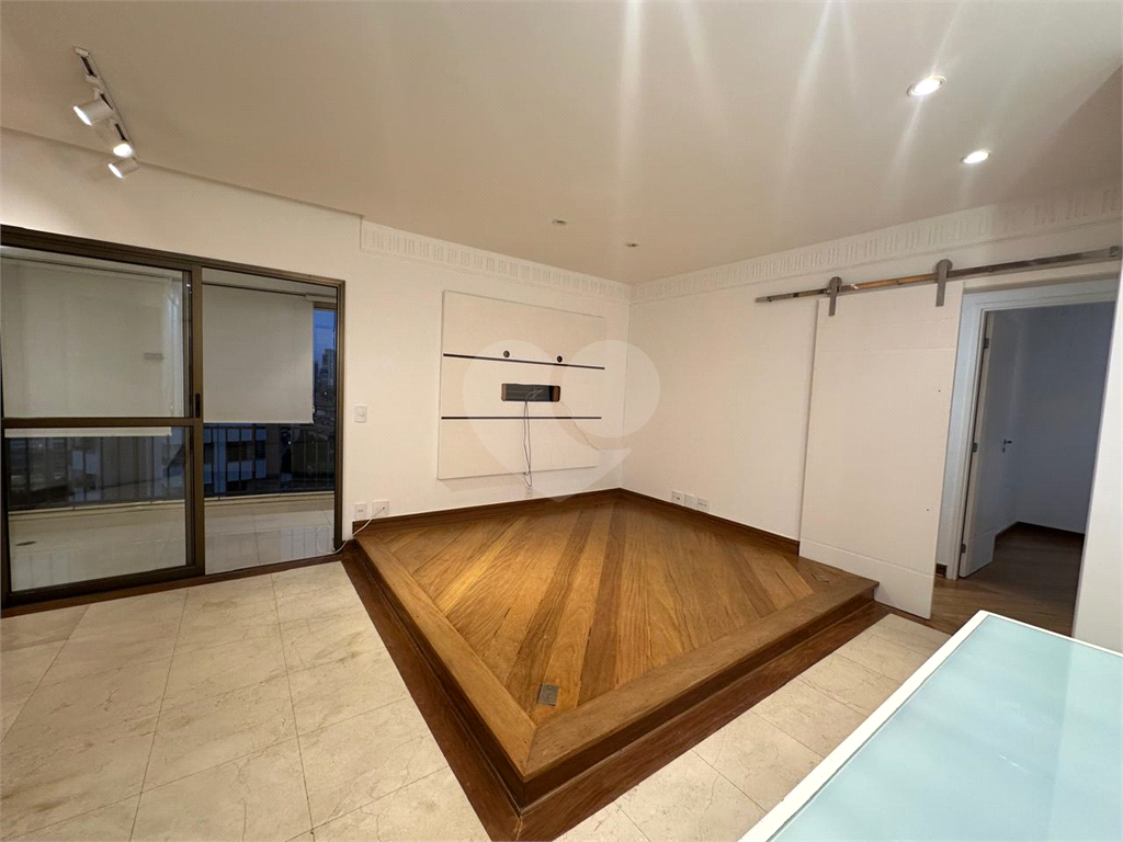 APARTAMENTO em SANTANA