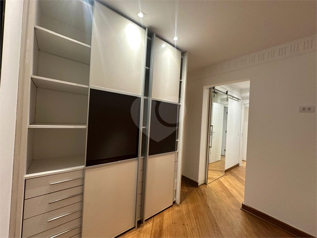 APARTAMENTO em SANTANA