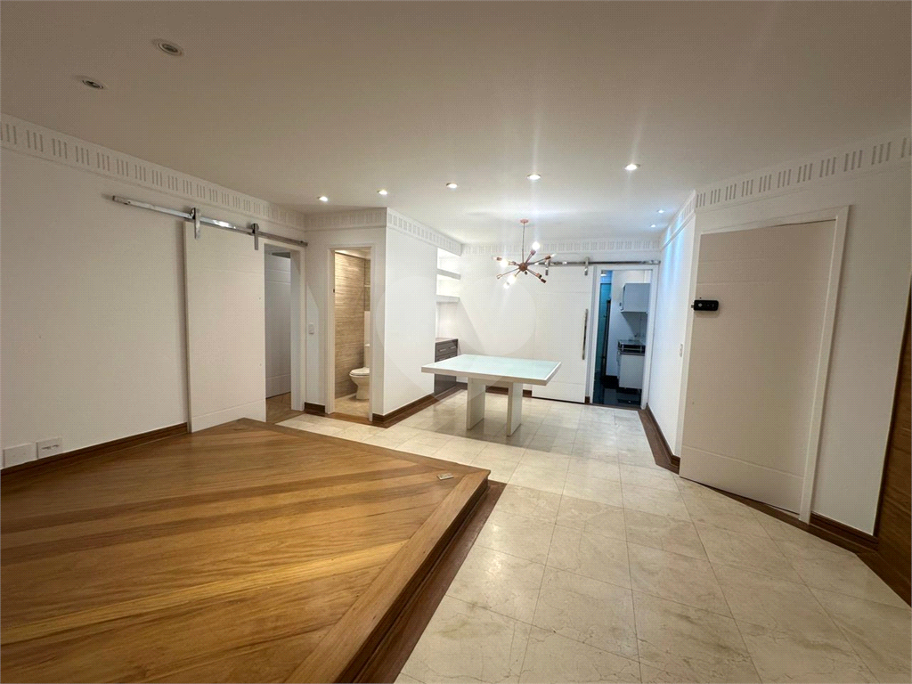 APARTAMENTO em SANTANA