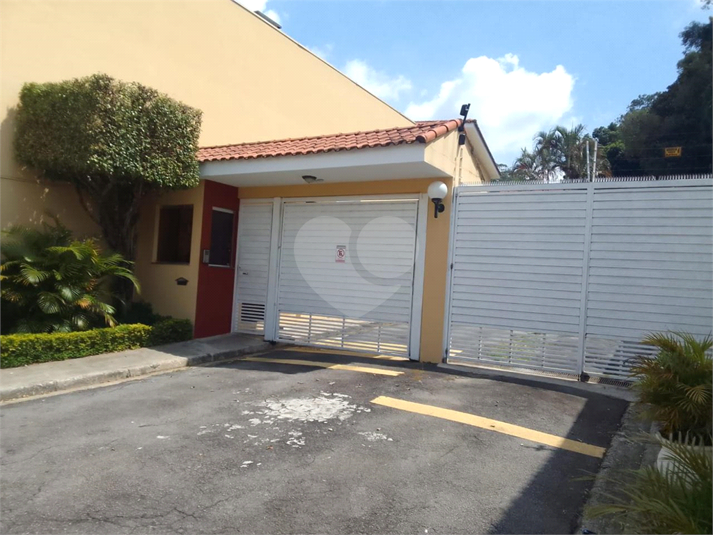 Casa em Condomínio Fechado 