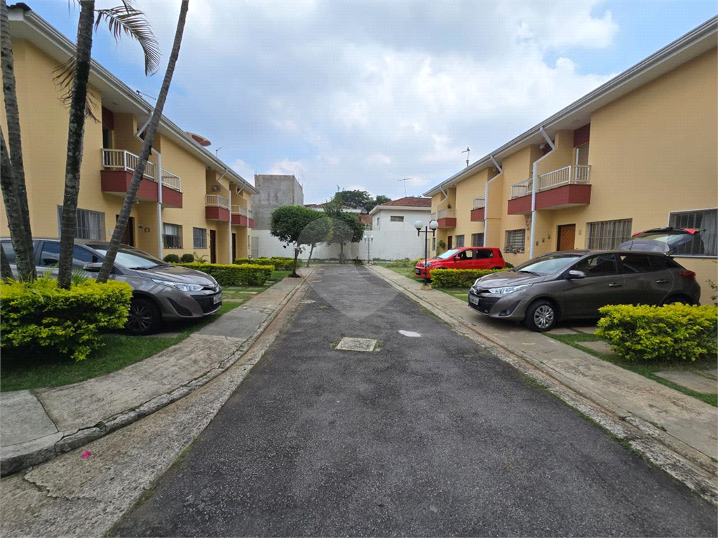 Casa em Condomínio Fechado 