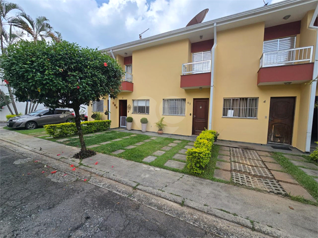 Casa em Condomínio Fechado 