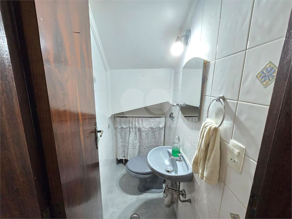 Casa em Condomínio Fechado 