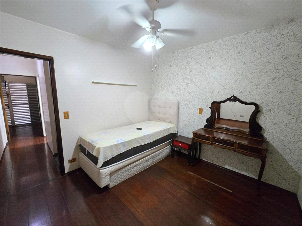 Casa em Condomínio Fechado 