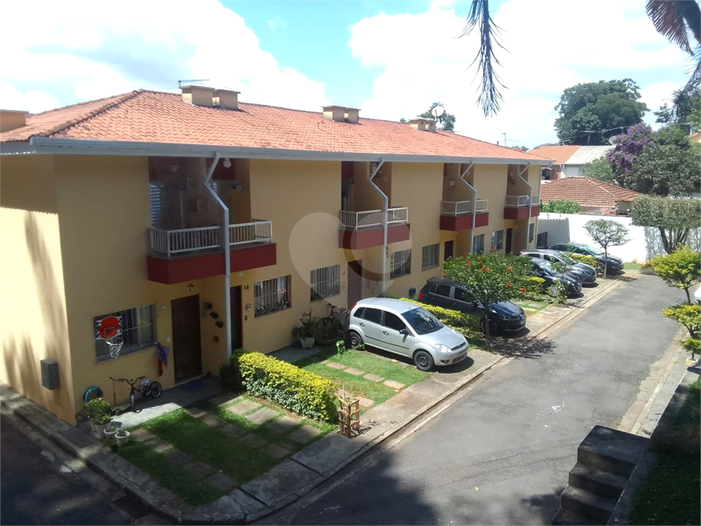 Casa em Condomínio Fechado 