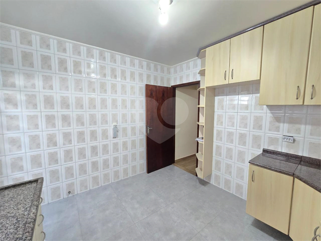 Casa em Condomínio Fechado 