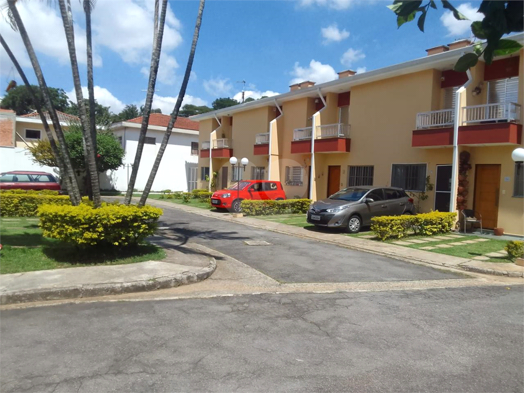 Casa em Condomínio Fechado 