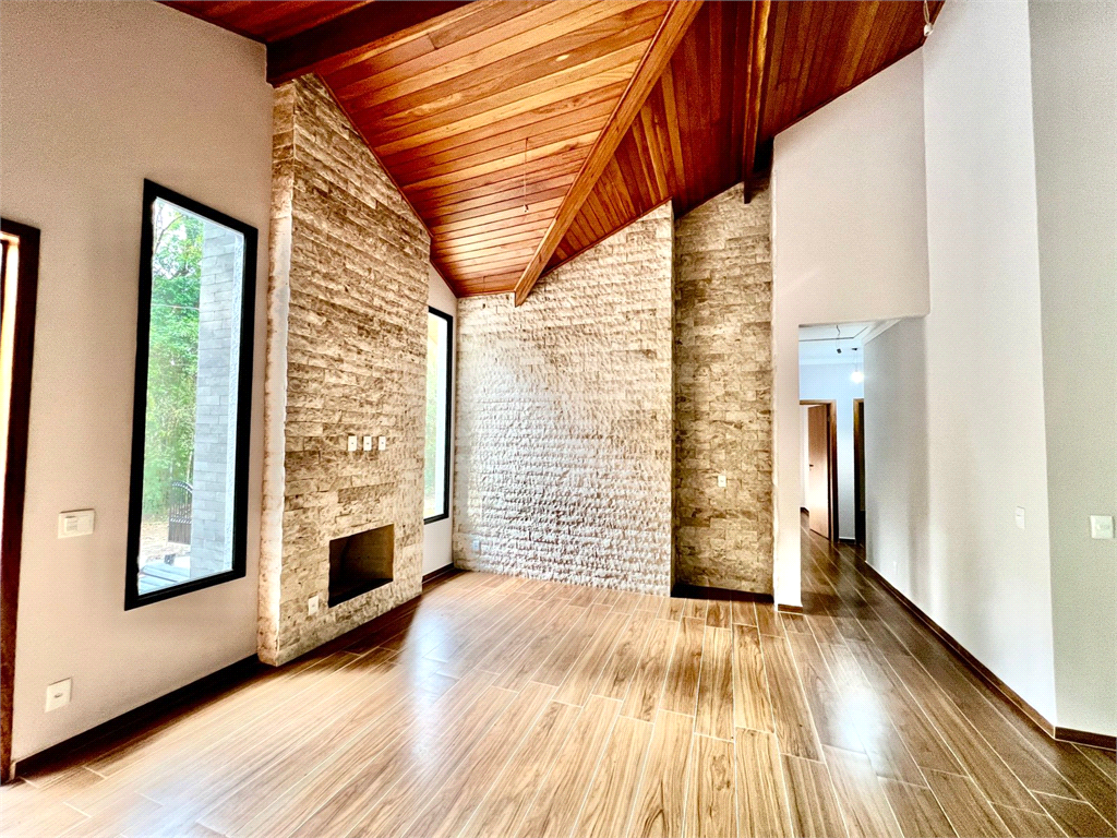 Casa nova à venda em Monte Verde-MG em terreno de 3.900m² 