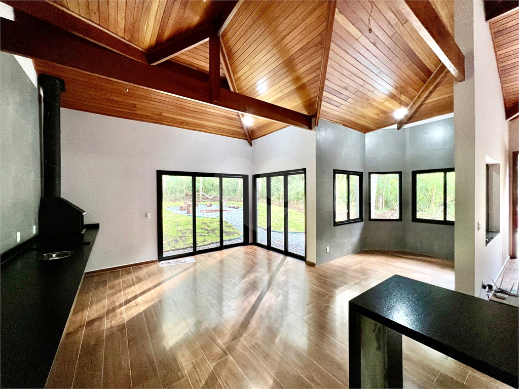 Casa nova à venda em Monte Verde-MG em terreno de 3.900m² 