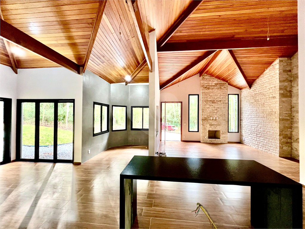 Casa nova à venda em Monte Verde-MG em terreno de 3.900m² 