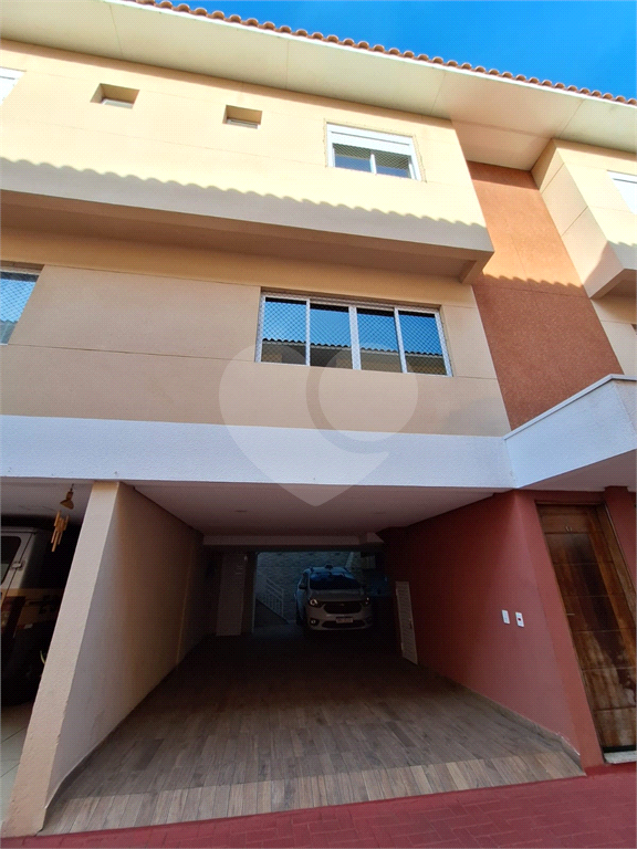 Casa de condomínio á venda no Bairro do Limão