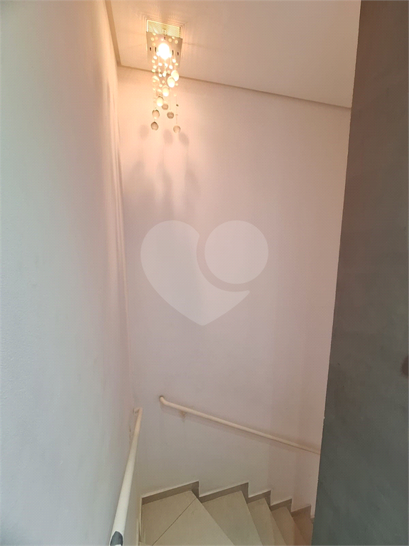 Casa de condomínio á venda no Bairro do Limão