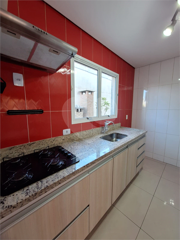 Casa de condomínio á venda no Bairro do Limão