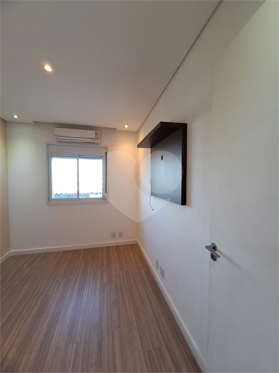 Casa de condomínio á venda no Bairro do Limão