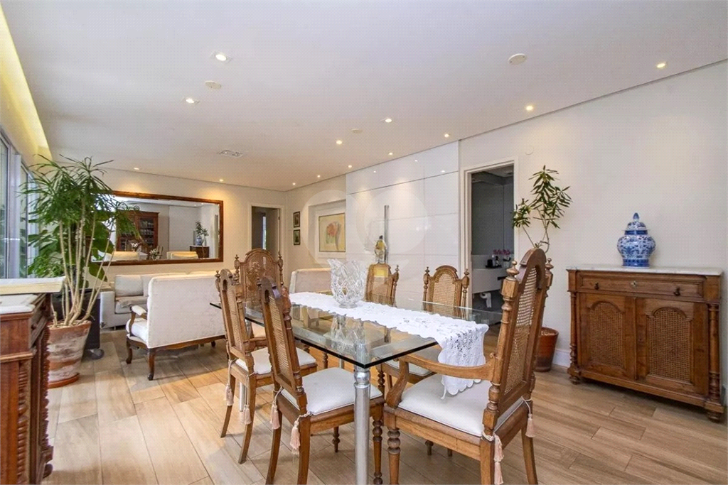 Apartamento Perdizes 3 suítes e 4 vagas de garagem 