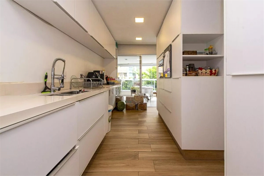 Apartamento Perdizes 3 suítes e 4 vagas de garagem 