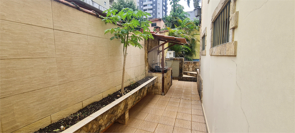 Sobrado à venda | 230m²| 4 Dormitórios ( 2 suítes) | 2 vagas em Vl.Izolina Mazzei| SP!