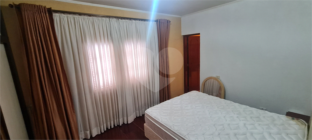 Sobrado à venda | 230m²| 4 Dormitórios ( 2 suítes) | 2 vagas em Vl.Izolina Mazzei| SP!