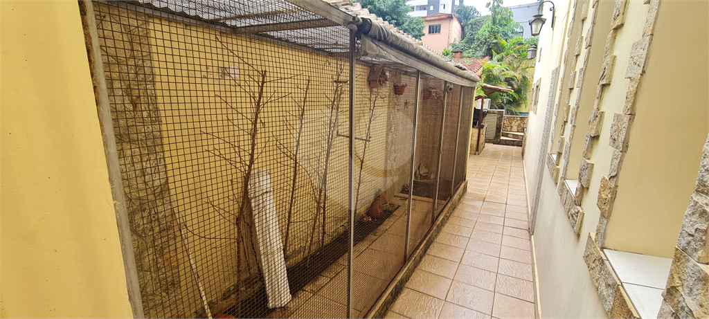 Sobrado à venda | 230m²| 4 Dormitórios ( 2 suítes) | 2 vagas em Vl.Izolina Mazzei| SP!